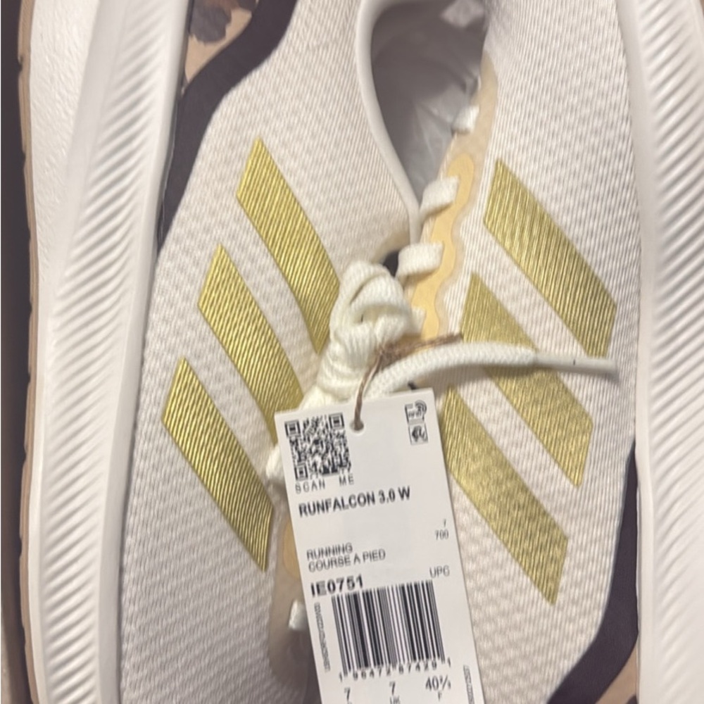 Adidas Runfalcon 3.0 W White and Gold Sneakers size 8.5 women’s
